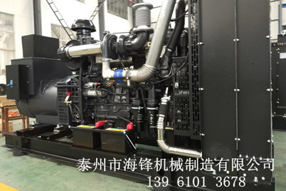 兩臺(tái)集裝箱柴油發(fā)電機(jī)組 兩臺(tái)集裝箱柴油發(fā)電機(jī)組